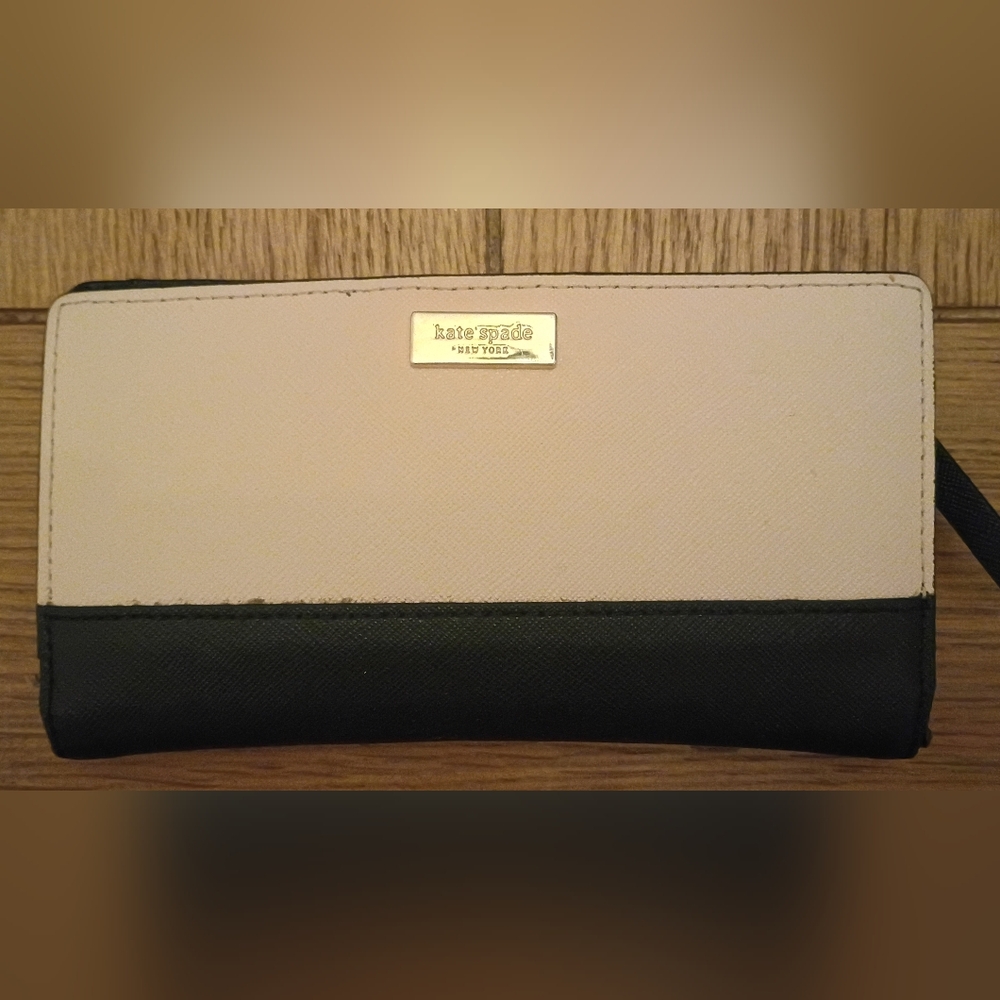 Kate Spade Two-Tone Black and Pink Wallet Perfect Condition!!